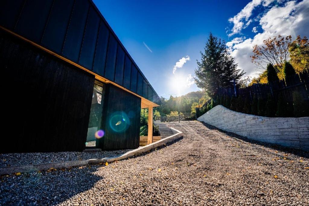 Vila Nura Tesila Bagian luar foto