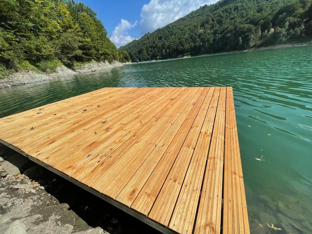 Vila Nura Tesila Bagian luar foto